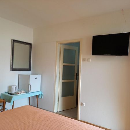 Summer Rooms Baska Εξωτερικό φωτογραφία