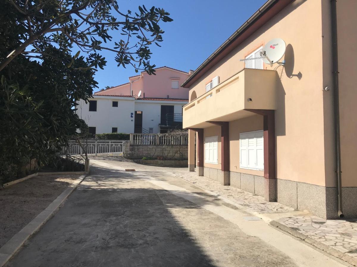 Summer Rooms Baska Εξωτερικό φωτογραφία