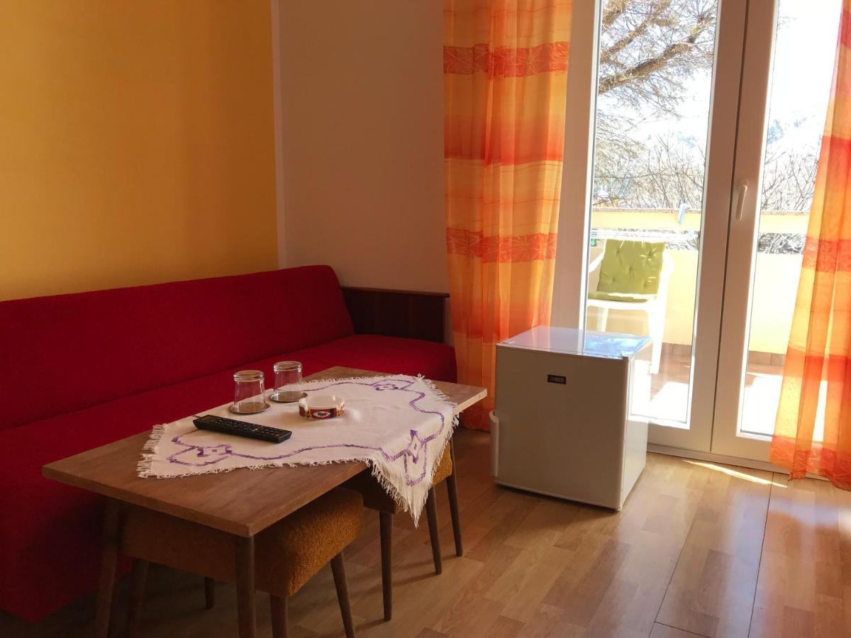 Summer Rooms Baska Εξωτερικό φωτογραφία